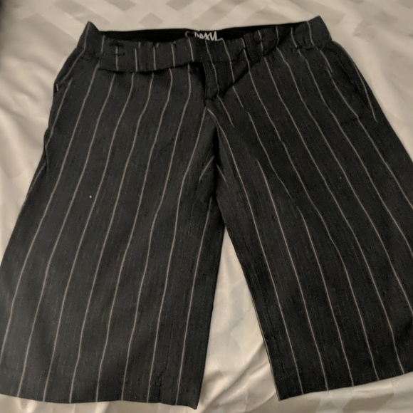 Capris - Picture 2 of 2